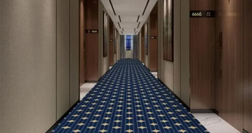 Thảm hành lang dài trong khách sạn